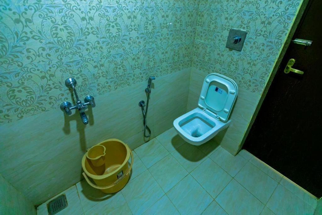 Dreamland Retreat With Swimming Pool Apartamento Kottakuppam Exterior foto